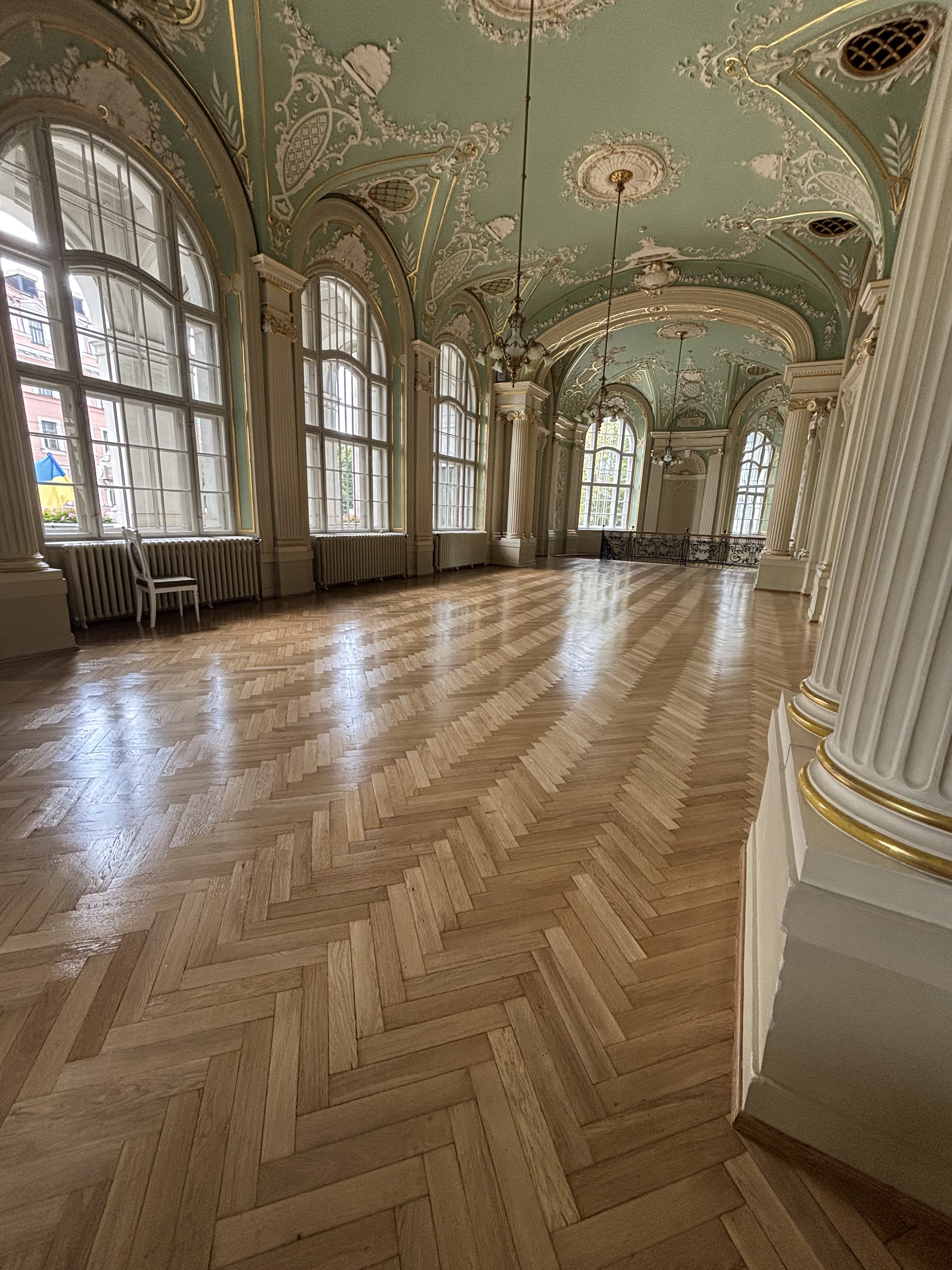 Latvijas Nacionālā teātra Baltās zāles grīda